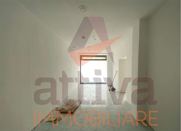 negozio in affitto a Castelfidardo