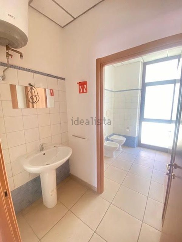 negozio in affitto a Castelfidardo