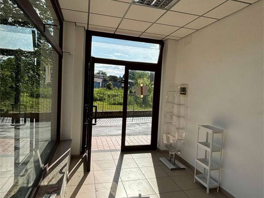 negozio in affitto a Castelfidardo in zona Acquaviva