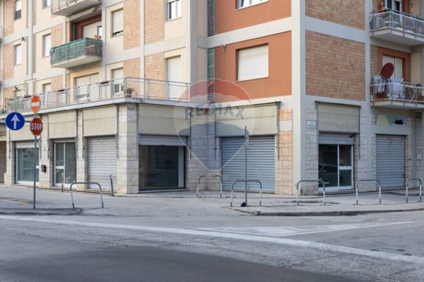 negozio in affitto a Chiaravalle