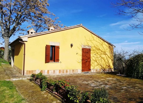 appartamento in affitto a Chiaravalle in zona Galoppo