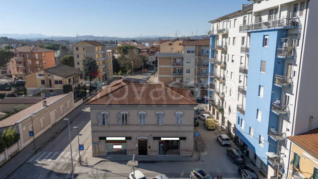 negozio in affitto a Chiaravalle