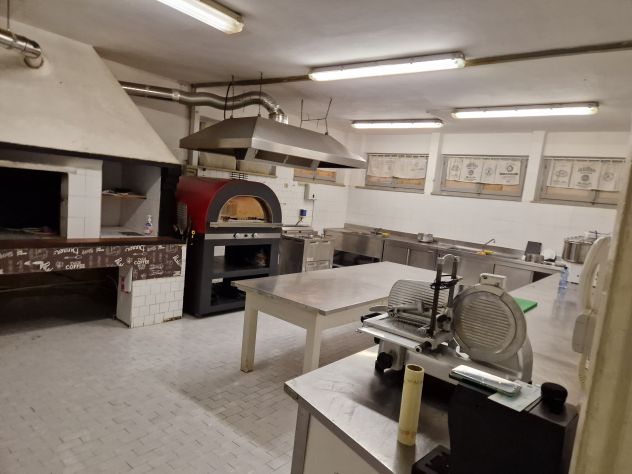 negozio in affitto a Fabriano