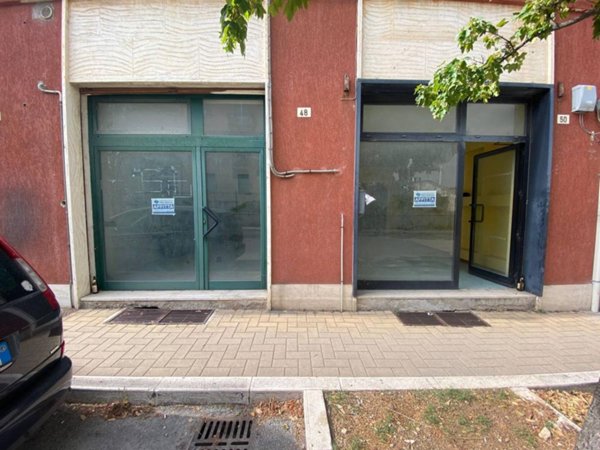 locale commerciale in affitto a Fabriano