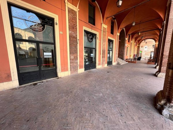 negozio in affitto a Fabriano