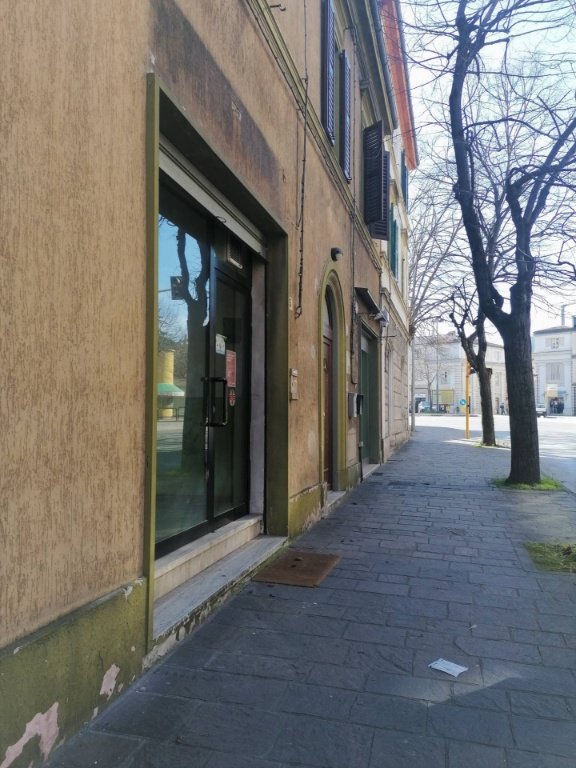 locale commerciale in affitto a Fabriano