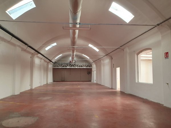 capannone in affitto a Fabriano