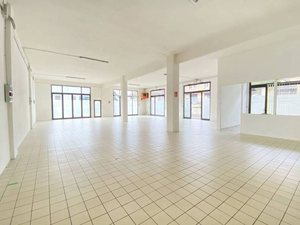 locale commerciale in affitto a Fabriano