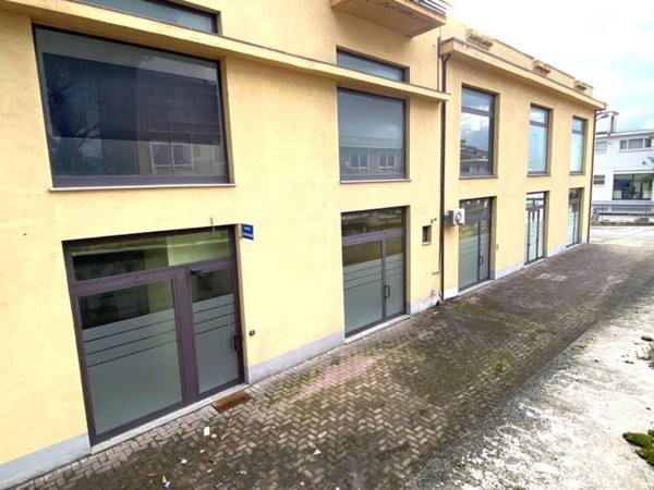 locale commerciale in affitto a Fabriano
