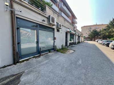 negozio in affitto a Fabriano