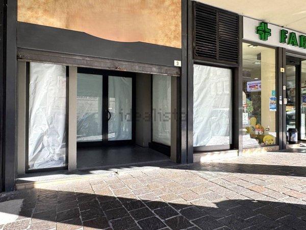 locale commerciale in affitto a Fabriano