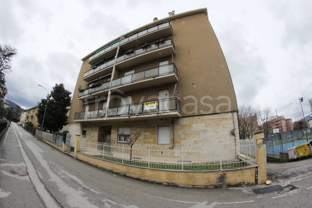 appartamento in affitto a Fabriano