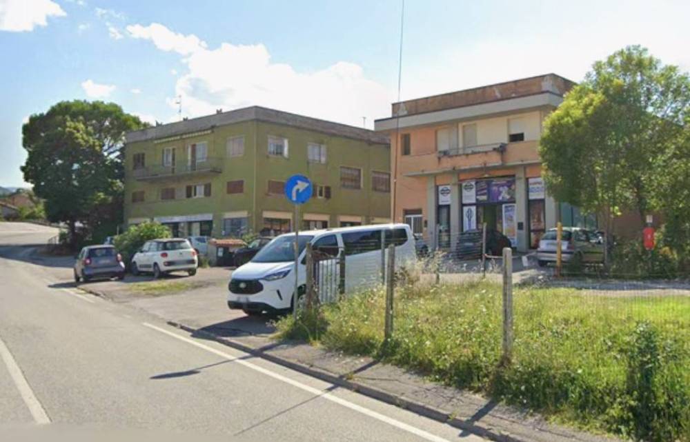 locale commerciale in affitto a Fabriano
