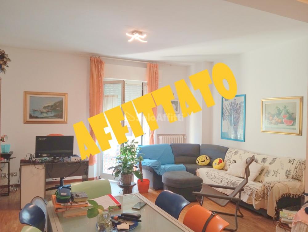 appartamento in affitto a Falconara Marittima