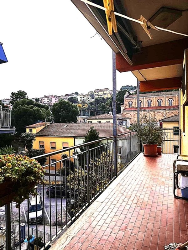 appartamento in affitto a Falconara Marittima