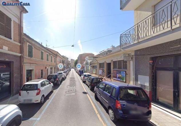 negozio in affitto a Falconara Marittima