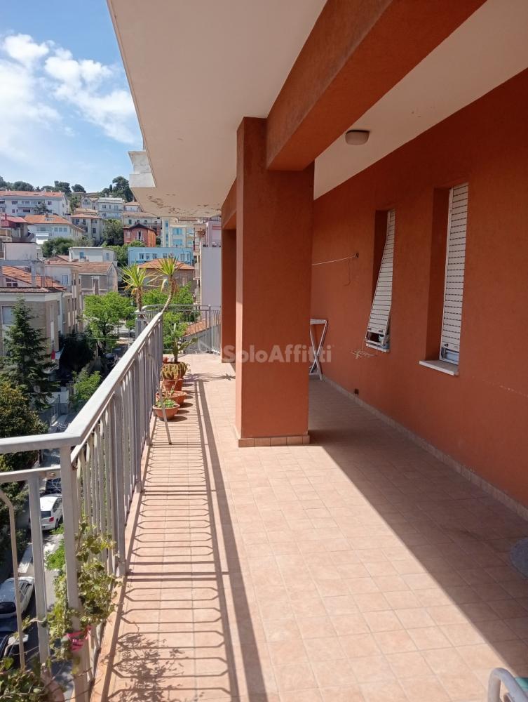 appartamento in affitto a Falconara Marittima