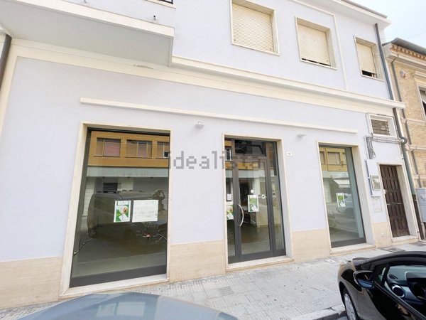 ufficio in affitto a Falconara Marittima