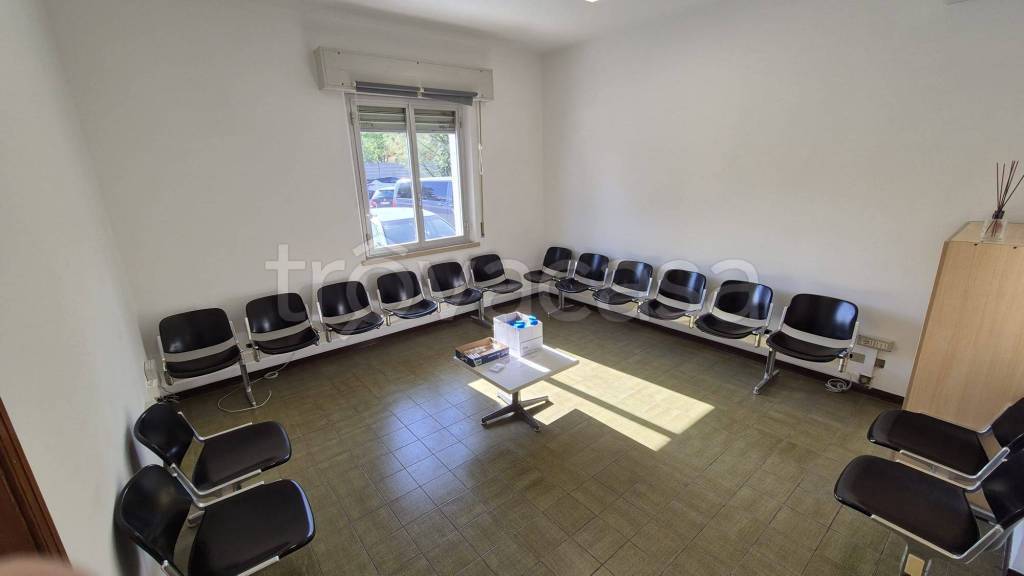ufficio in affitto a Falconara Marittima