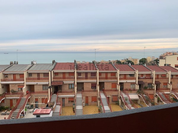 appartamento in affitto a Falconara Marittima