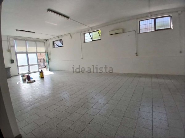 locale commerciale in affitto a Falconara Marittima in zona Castelferretti