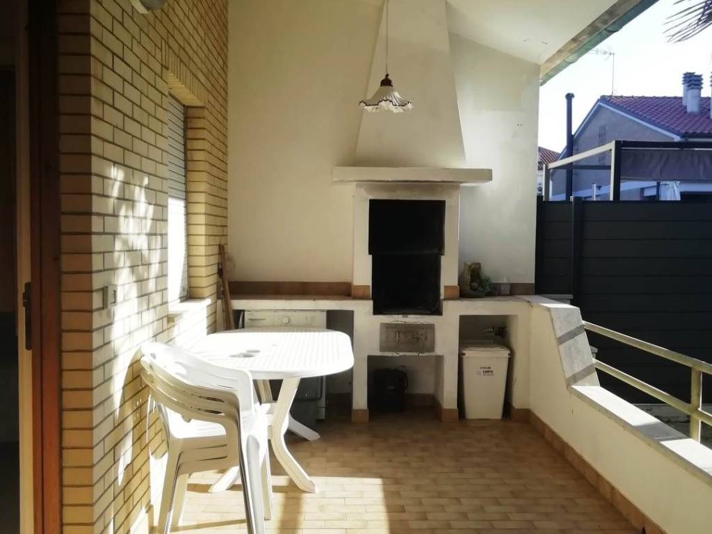 appartamento in affitto a Falconara Marittima