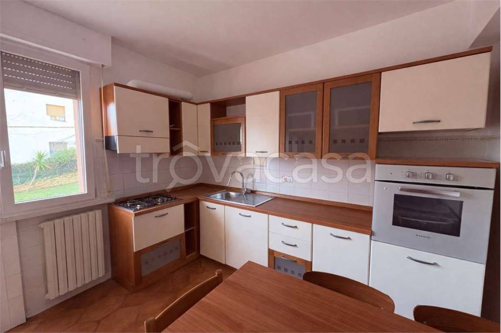 appartamento in affitto a Falconara Marittima