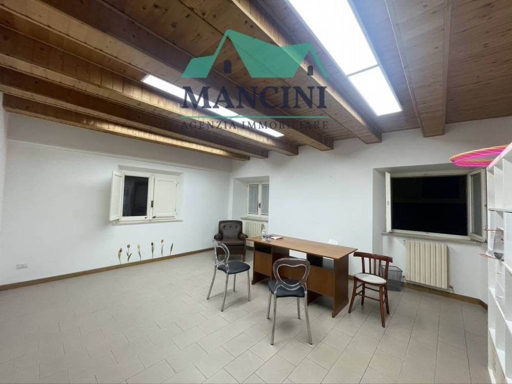 ufficio in affitto a Jesi
