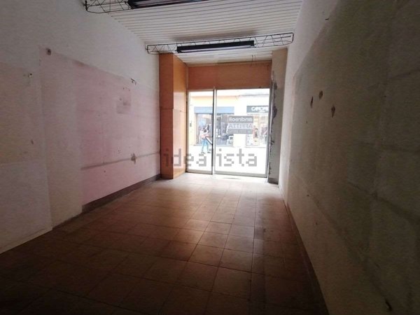 locale commerciale in affitto a Jesi