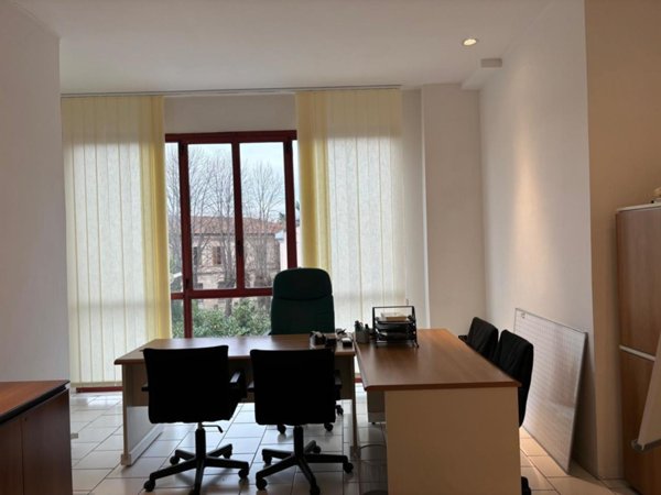 ufficio in affitto a Jesi