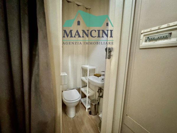 negozio in affitto a Jesi