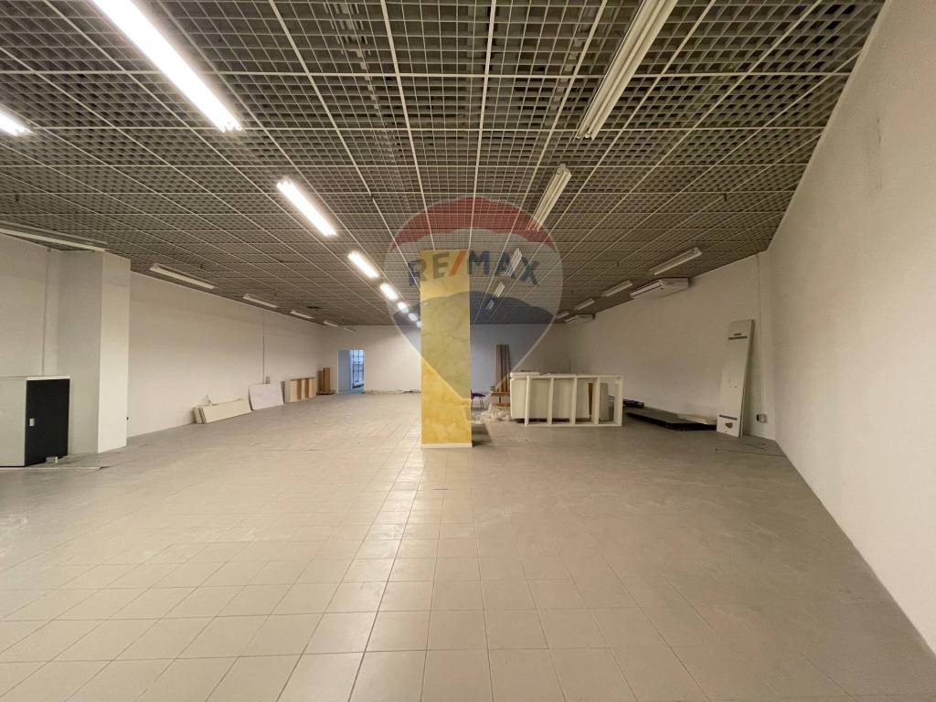 negozio in affitto a Jesi
