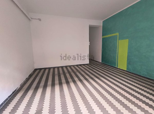 locale commerciale in affitto a Jesi