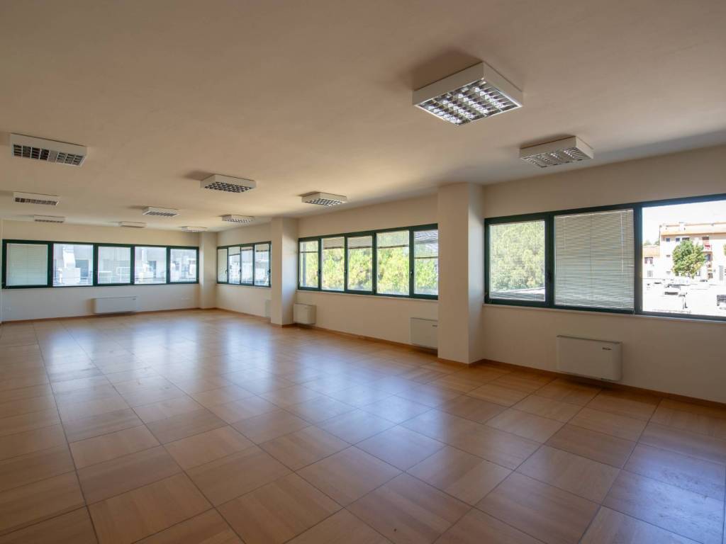 ufficio in affitto a Jesi