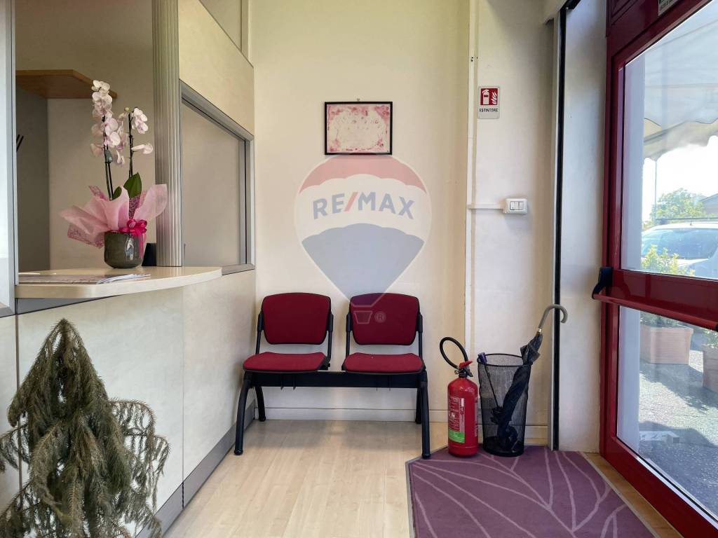 negozio in affitto a Jesi