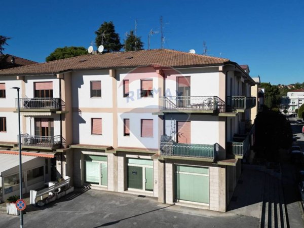 negozio in affitto a Jesi