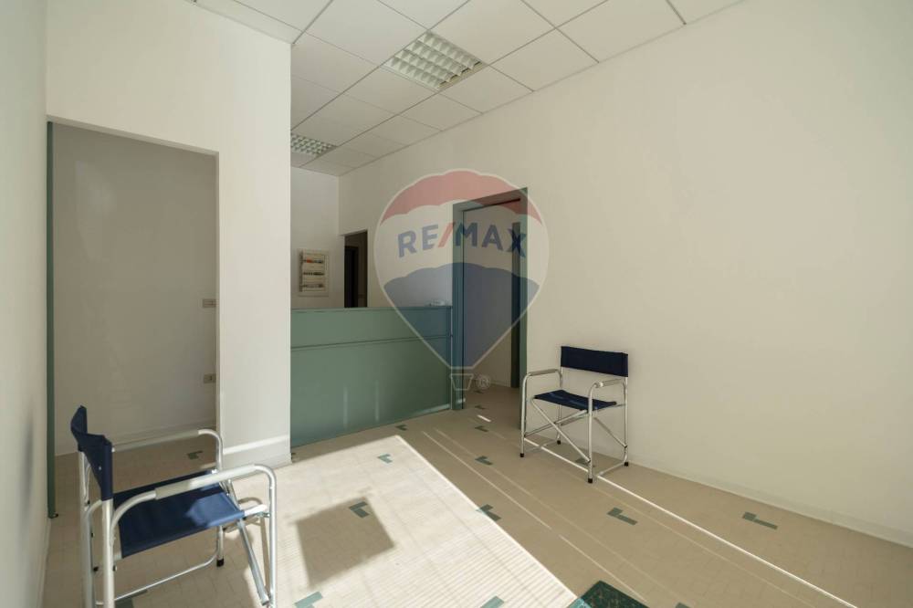 negozio in affitto a Jesi