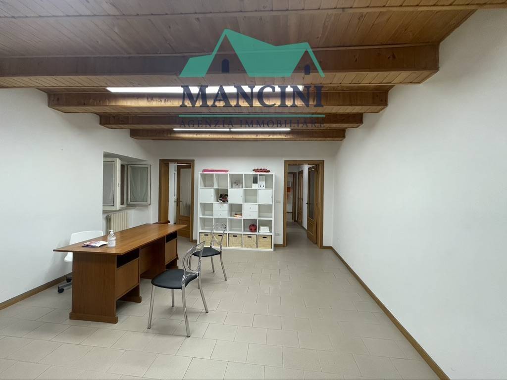 ufficio in affitto a Jesi