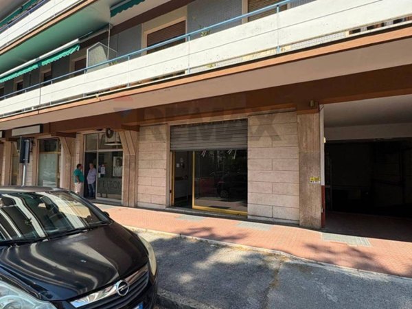 negozio in affitto a Jesi