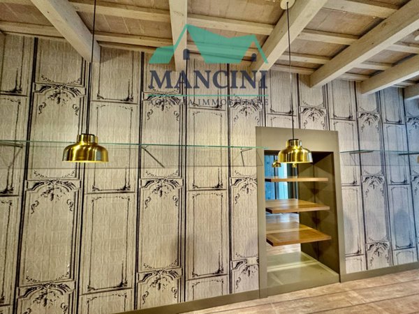 negozio in affitto a Jesi