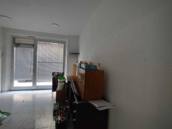 locale commerciale in affitto a Jesi