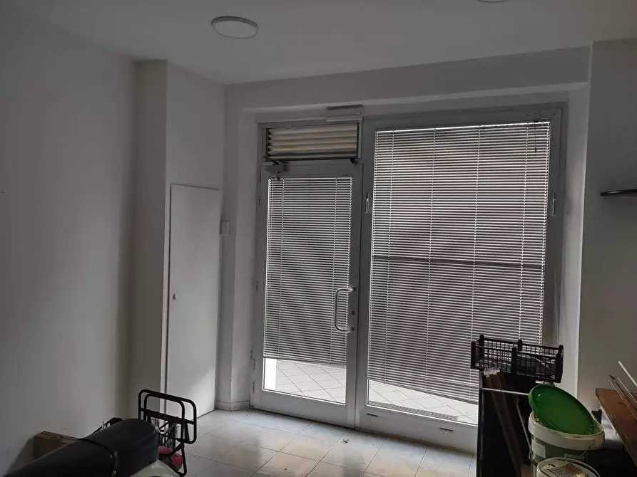 locale commerciale in affitto a Jesi