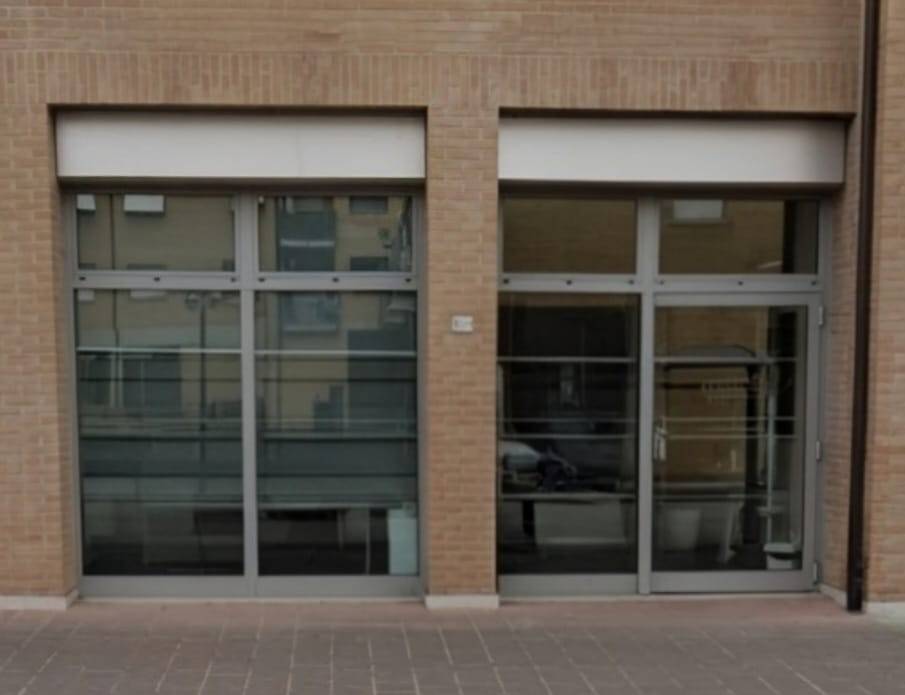 negozio in affitto a Jesi