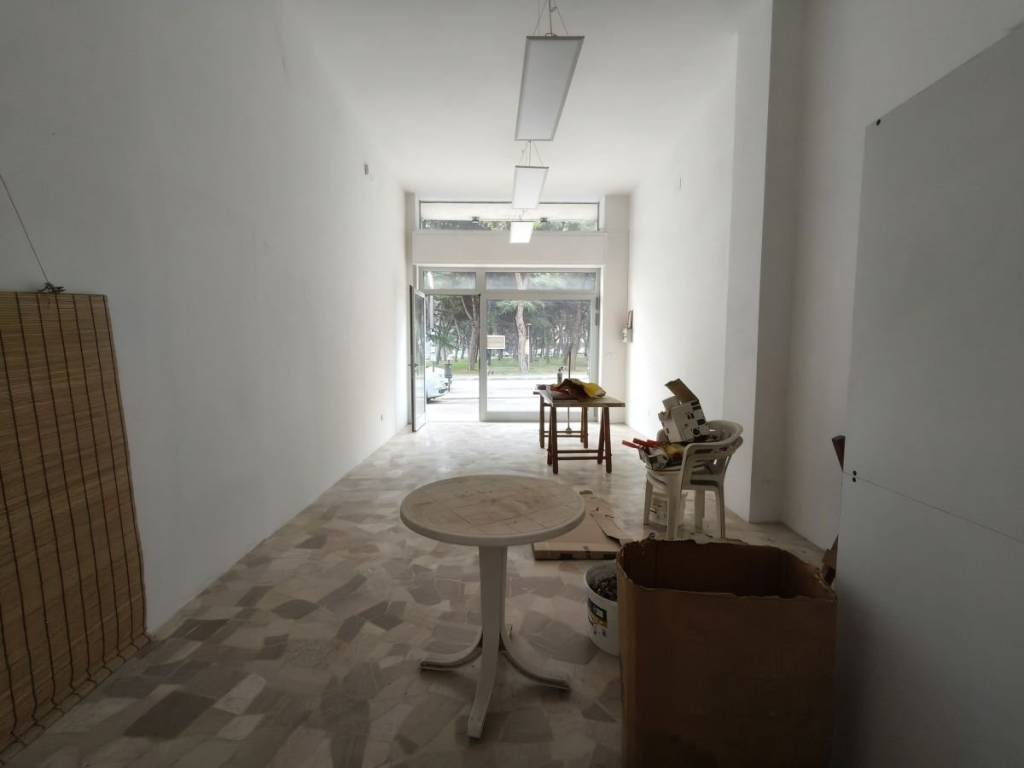 negozio in affitto a Jesi