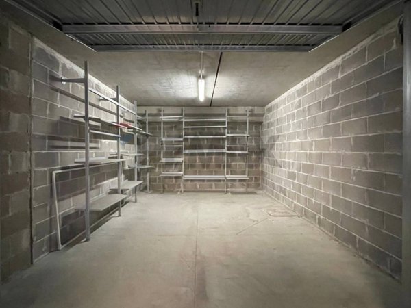 locale di sgombero in affitto a Jesi