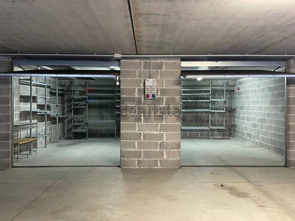 locale di sgombero in affitto a Jesi