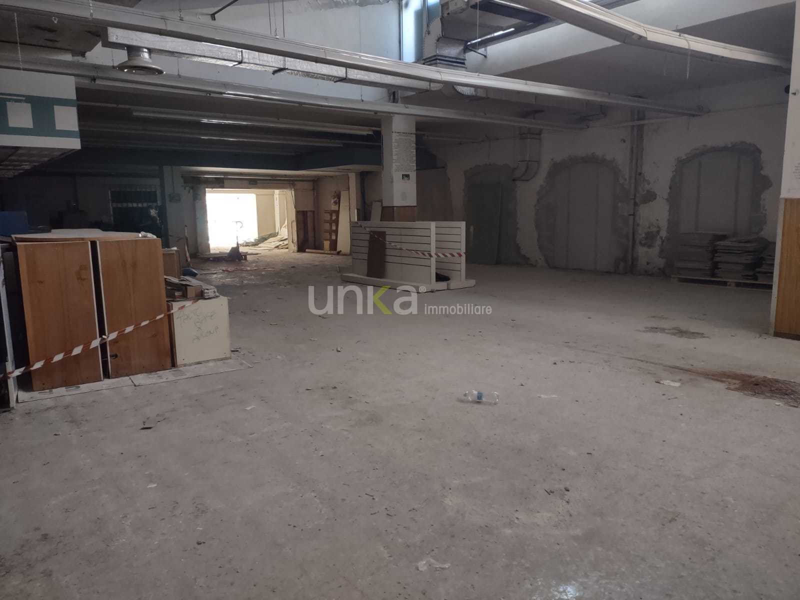 locale di sgombero in affitto a Jesi