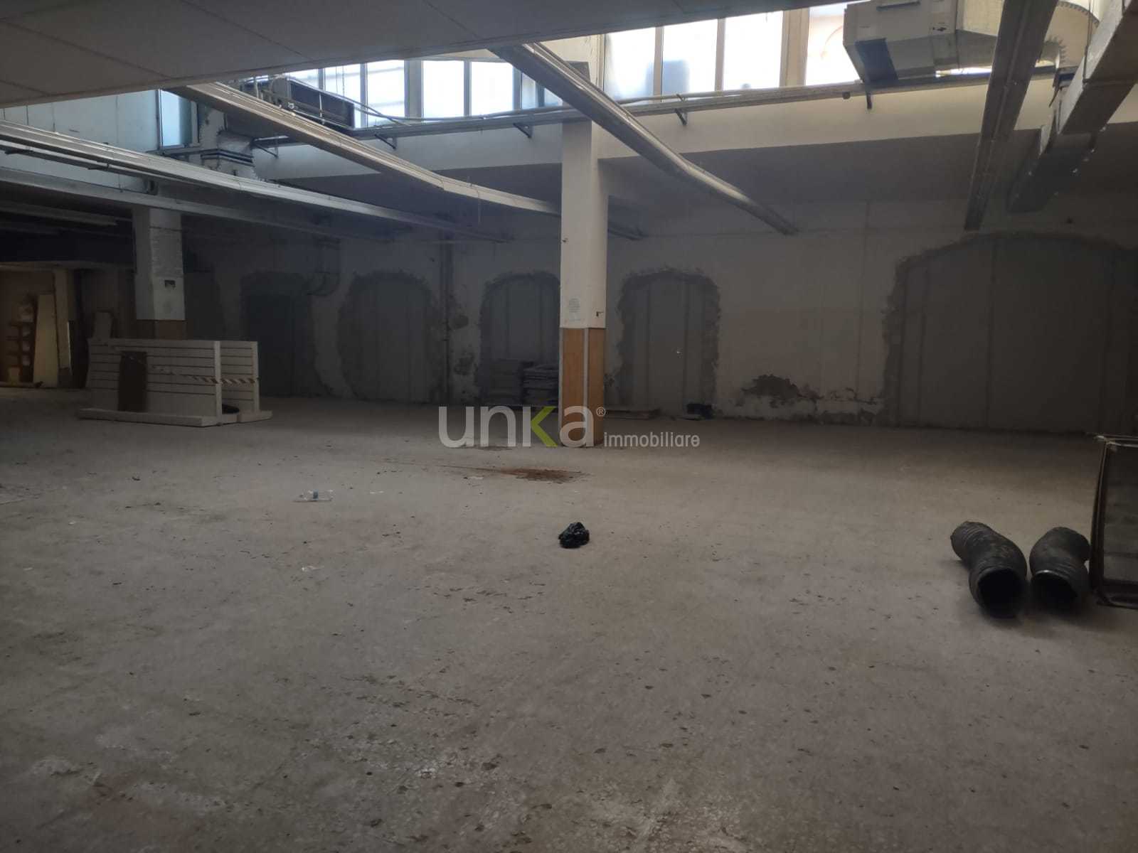 locale di sgombero in affitto a Jesi