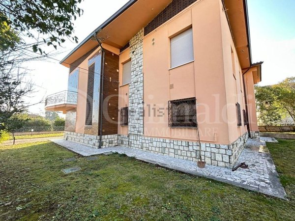 appartamento in affitto a Jesi