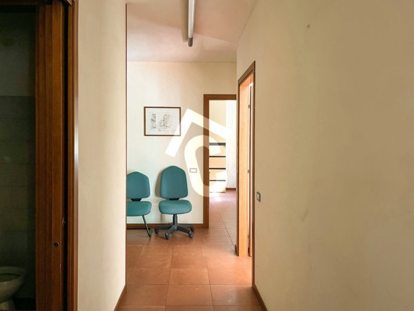 ufficio in affitto a Jesi